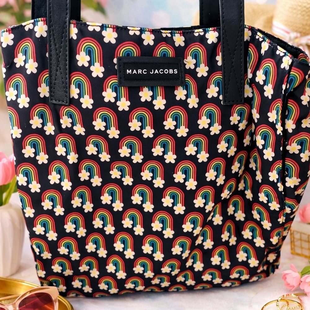 Marc Jacobs Rainbow Daisy Tote Bag – Fun Print 🌈